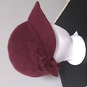 Wool knit newsboy burgundy hat